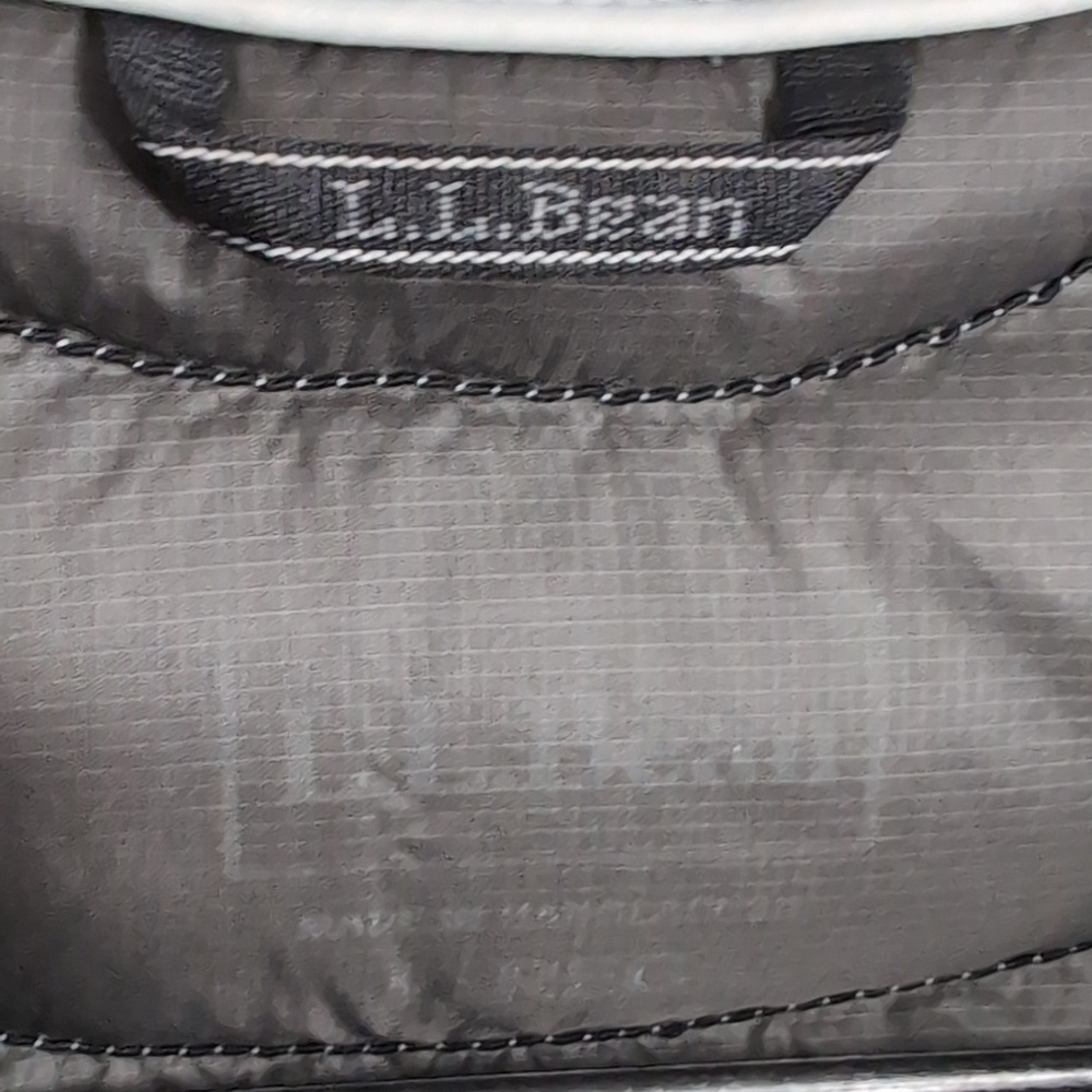 L.L. Bean Downtek Puffer Vest Size Large-Reg In Bluish-Silver Stowaway Pocket - Picture 4 of 12